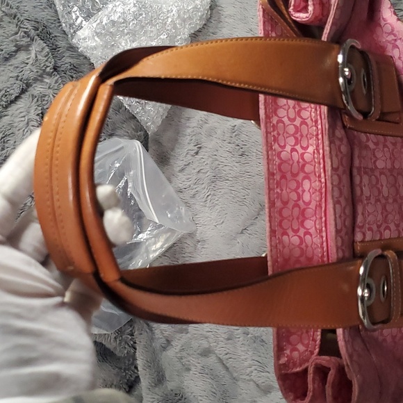 Signature Coach - Picture 14 of 14